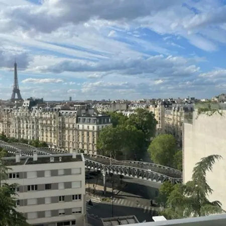 Apartment Charming Cocoon With View Of The Eiffel Tower Paris