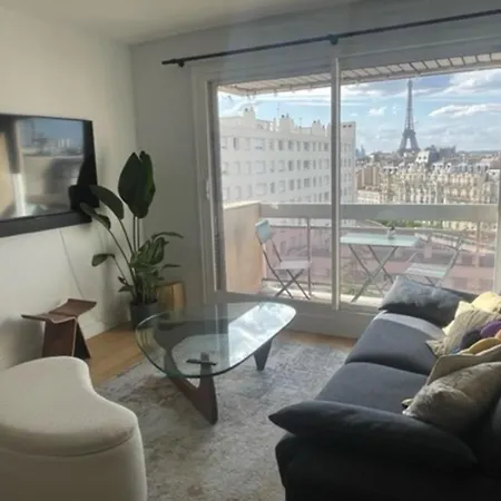 Apartment Charming Cocoon With View Of The Eiffel Tower