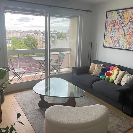 Charming Cocoon With View Of The Eiffel Tower *