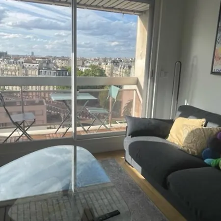 Apartment Charming Cocoon With View Of The Eiffel Tower